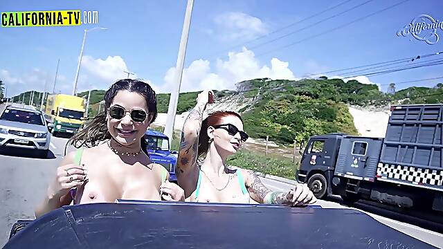 Lesbians venture naked into paradisiacal places in Brazil -2