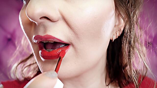 ASMR lipstick process