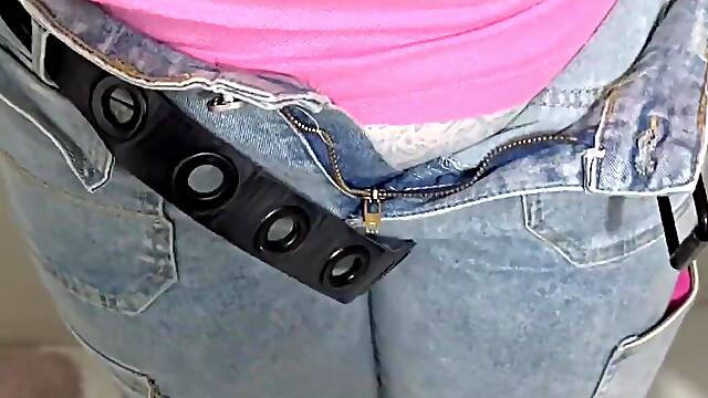 Fucking Busty Arab Teen in the Toilet