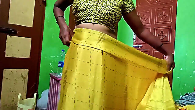 Ammu Showing Big Boobs and Changing the Saree