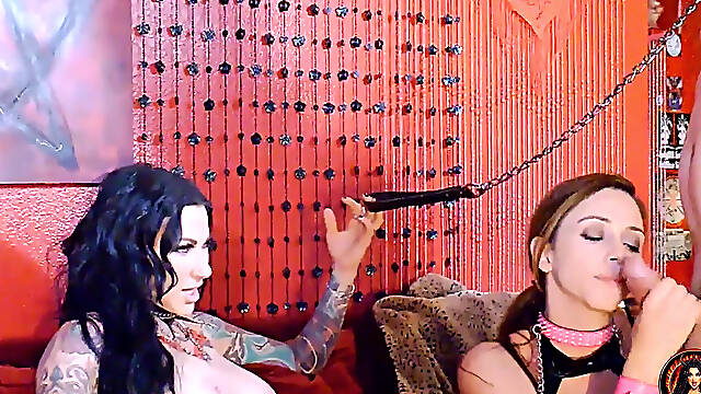 Jenevieve Hexxx Plays with MILF Arella Ferrera Who Is Fucked by Slave Boy