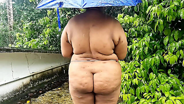 Beautiful Chubby Girls Getting Naked in Rain Outdoor. Big Boobs and Ass Exposed in Public