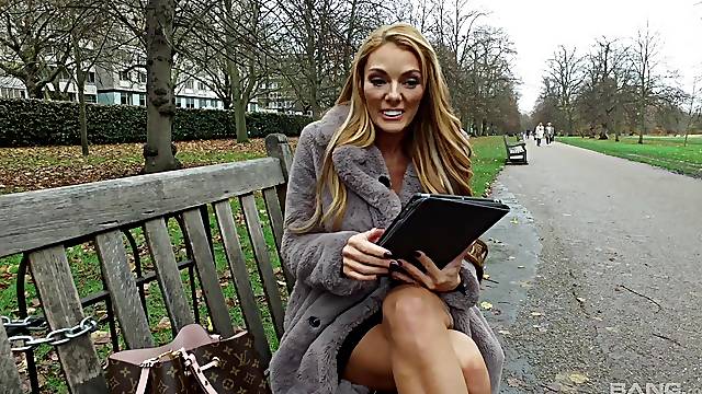 Attractive Antonia Deona enjoys while getting penetrated